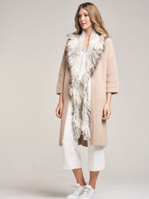 Alternative view of Bufanda de Piel